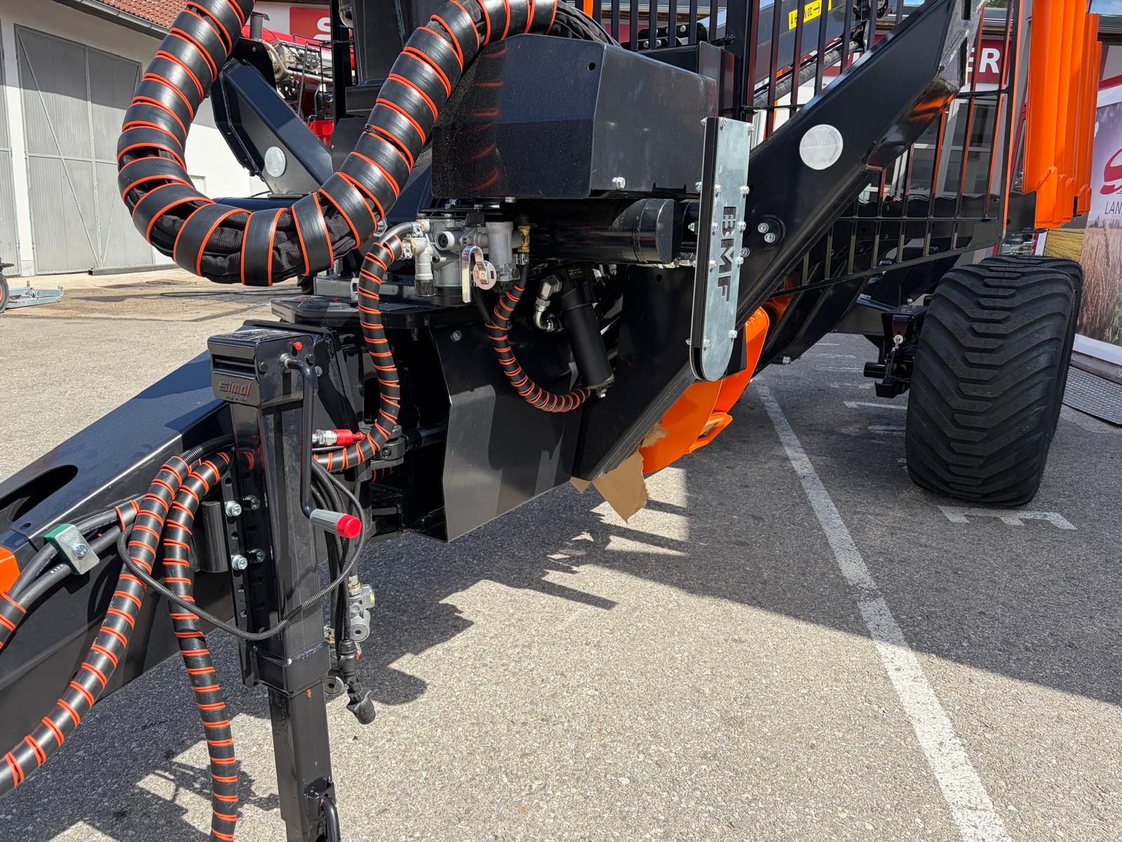 BMF 13T1 mit BMF 905 HP Kran