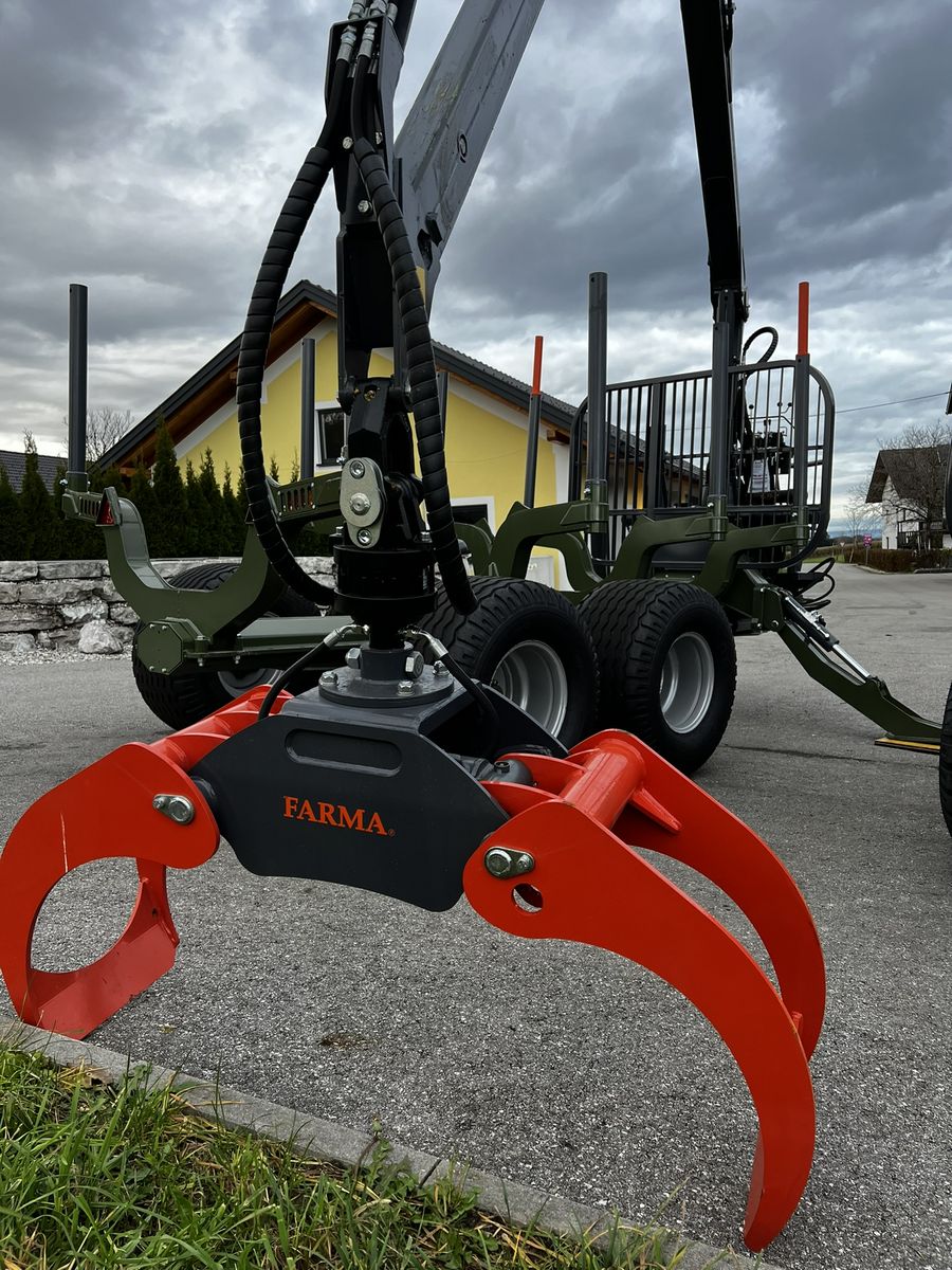 Farma T10 G2 mit C 7,2m G2 Kran