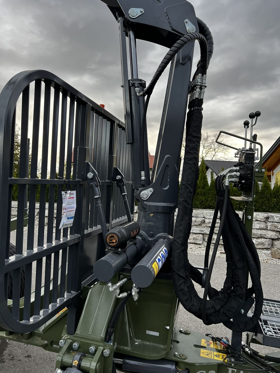 Farma T10 G2 mit C 7,2m G2 Kran