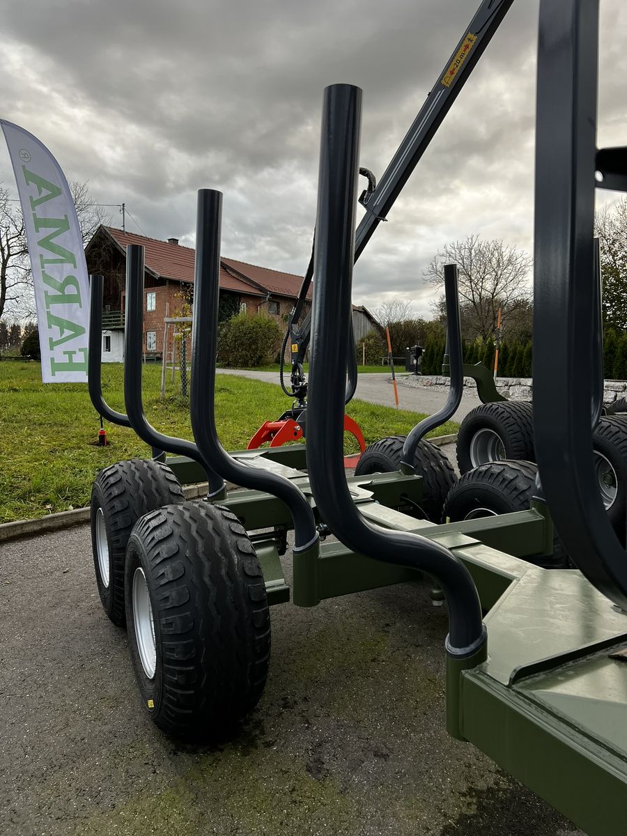 Farma T9F mit C 6,7m G3 Kran