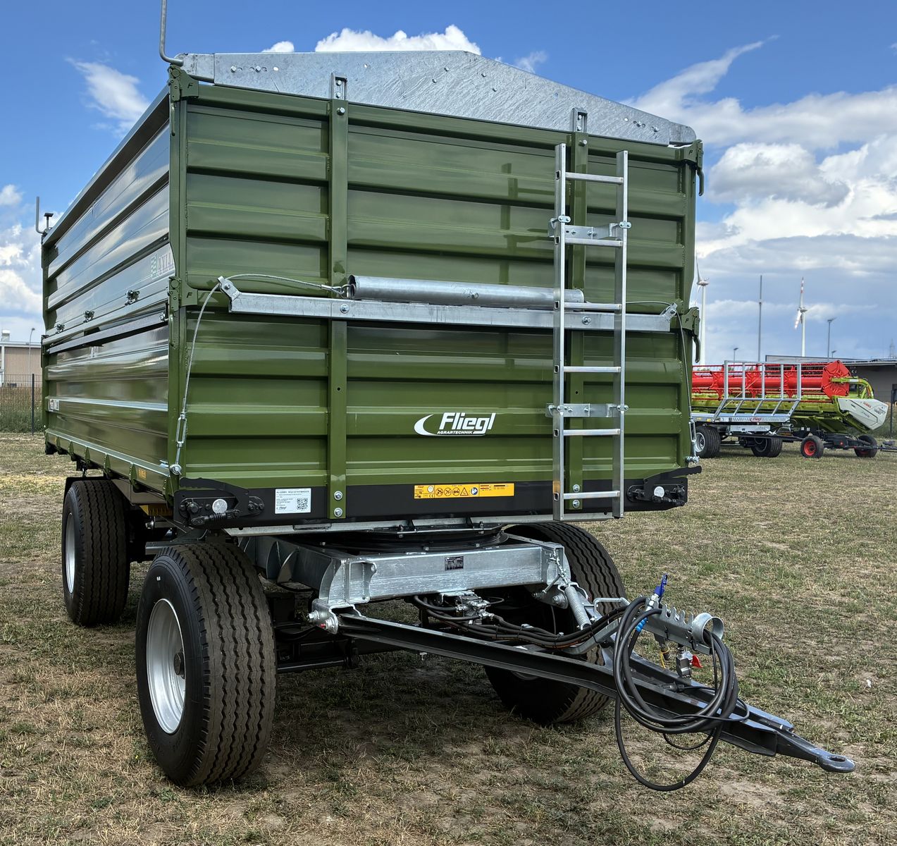 Fliegl Zweiachs-Dreiseitenkipper DK 180 MAXUM FO